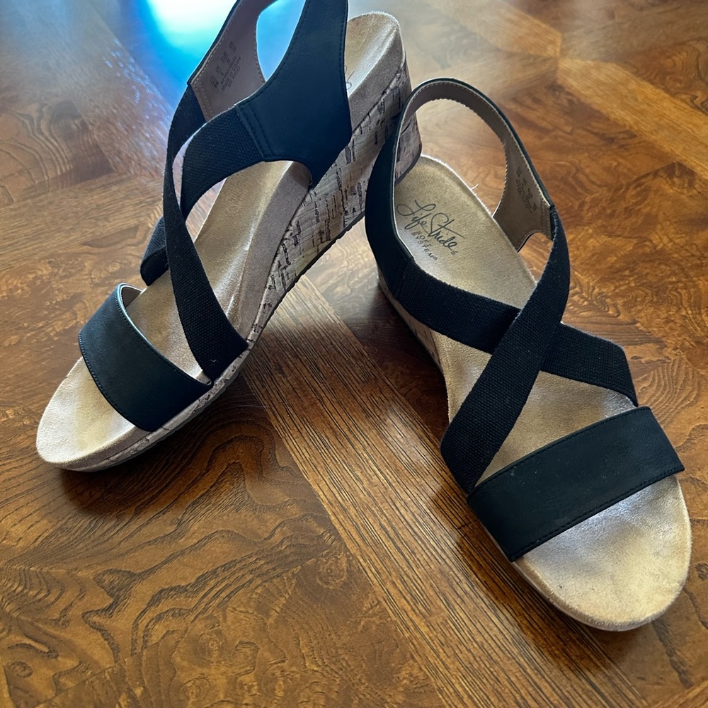 Life Stride Soft System Wedge sandals EUC size 8M